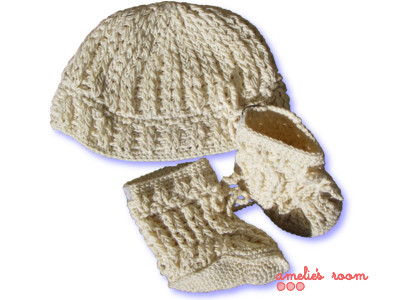 knitted newborn set