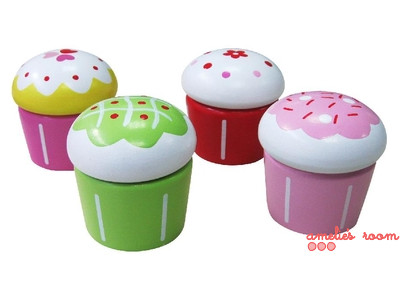 Sparkle T Cupcake Fours