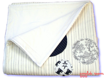 the kitten's mittens cot blanket